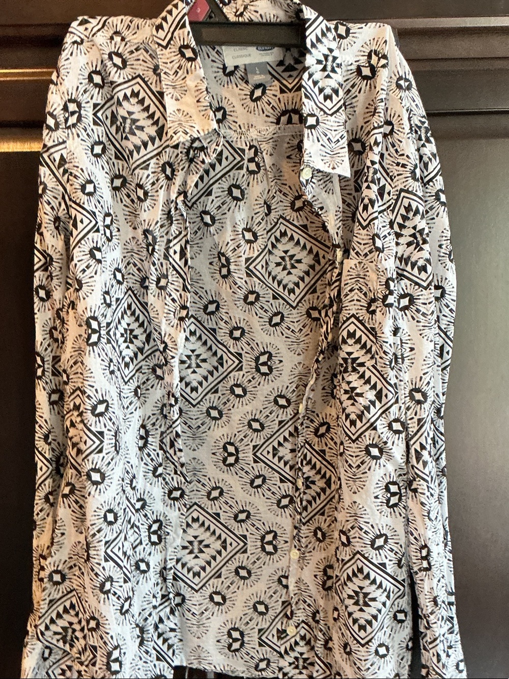 Old Navy Black and White Geometric Button-Front Blouse